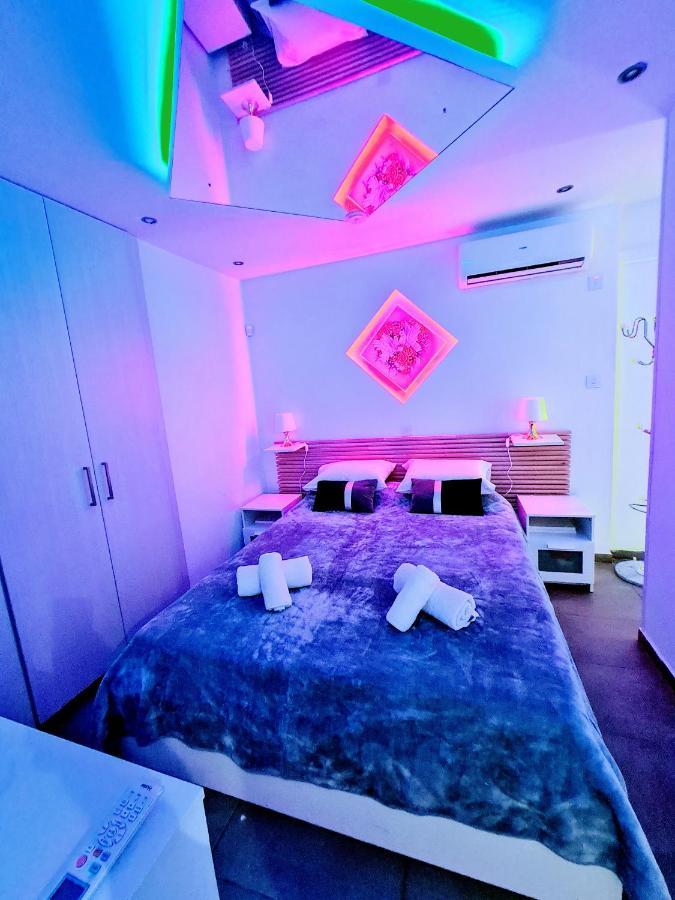 Hidden Lights Deluxe Apartment أيا نابا المظهر الخارجي الصورة