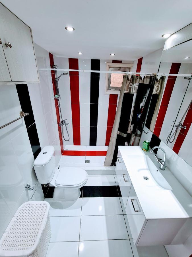 Hidden Lights Deluxe Apartment أيا نابا المظهر الخارجي الصورة