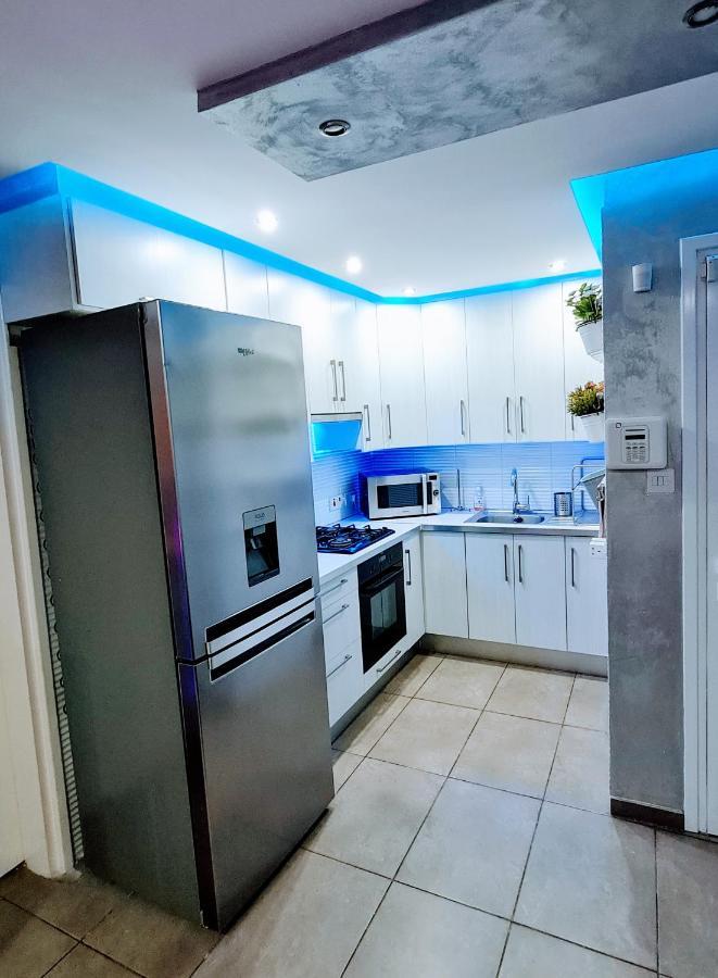 Hidden Lights Deluxe Apartment أيا نابا المظهر الخارجي الصورة