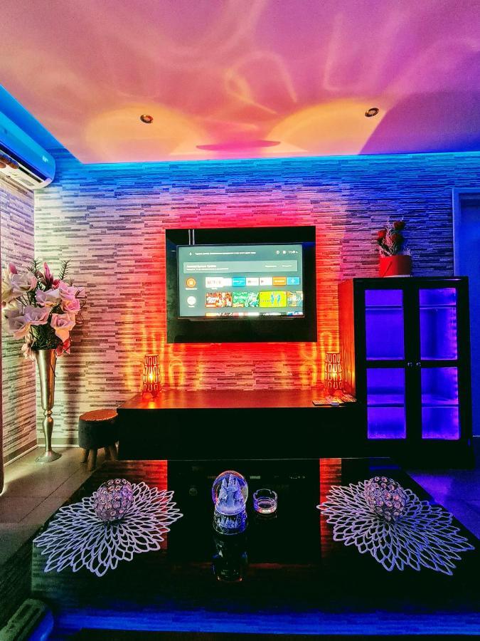 Hidden Lights Deluxe Apartment أيا نابا المظهر الخارجي الصورة