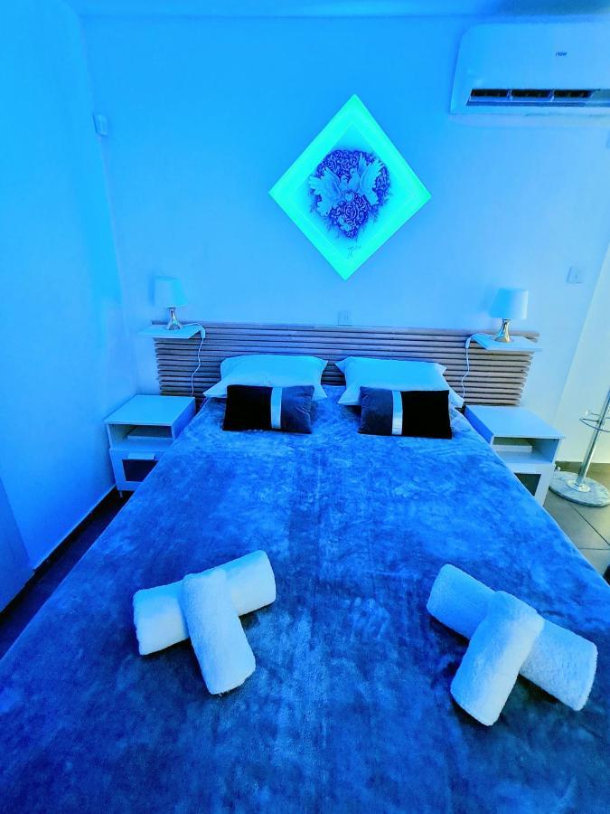 Hidden Lights Deluxe Apartment أيا نابا المظهر الخارجي الصورة