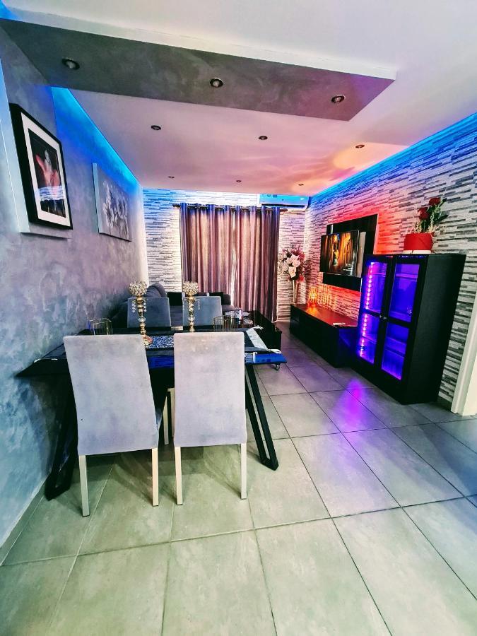 Hidden Lights Deluxe Apartment أيا نابا المظهر الخارجي الصورة