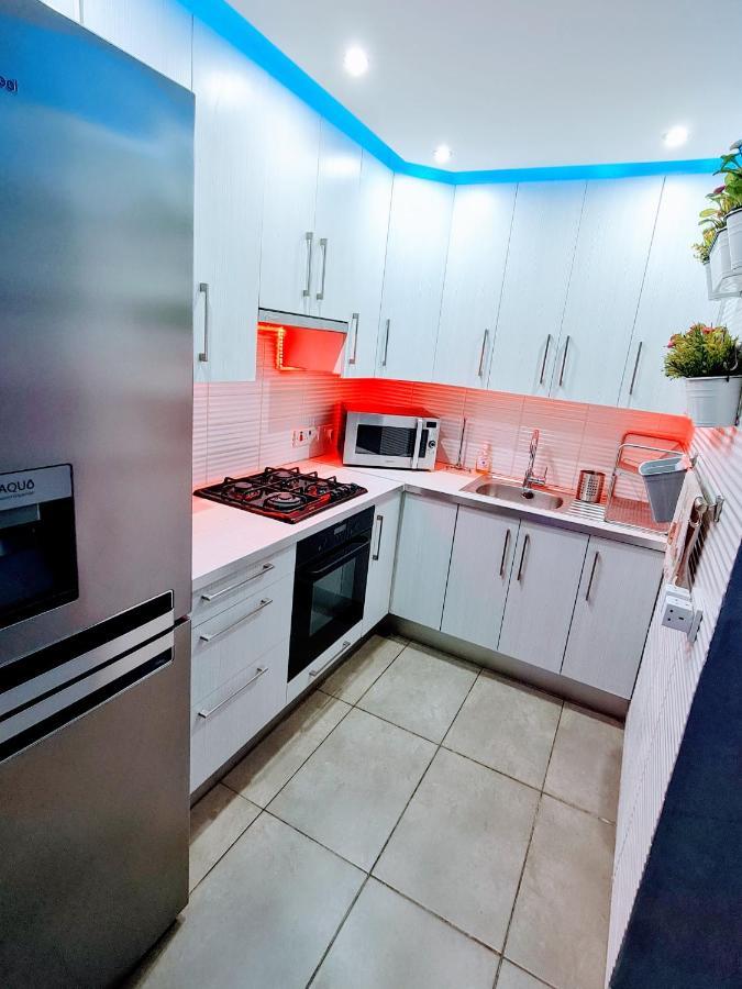 Hidden Lights Deluxe Apartment أيا نابا المظهر الخارجي الصورة