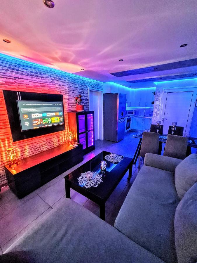 Hidden Lights Deluxe Apartment أيا نابا المظهر الخارجي الصورة